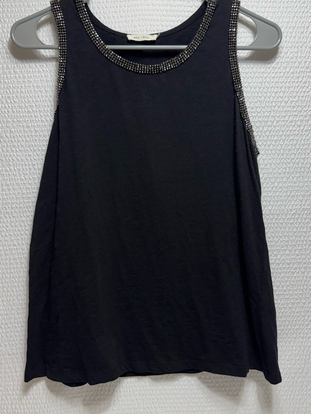 Sis sis Black Beaded Trim Tank Top large